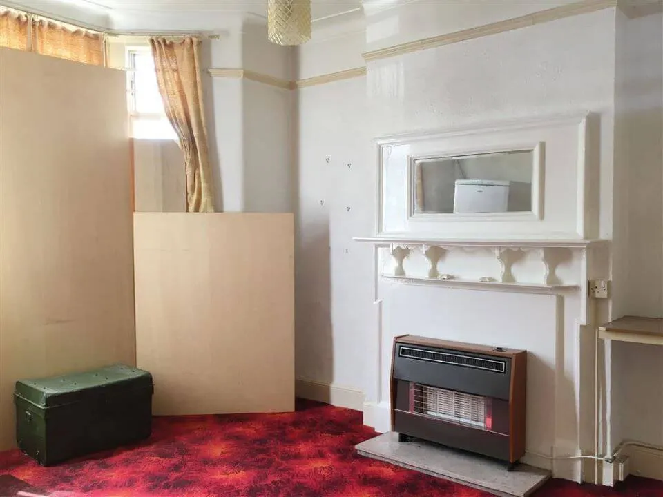 21 Denbigh Road, East Ham, London E6 3LF - reception