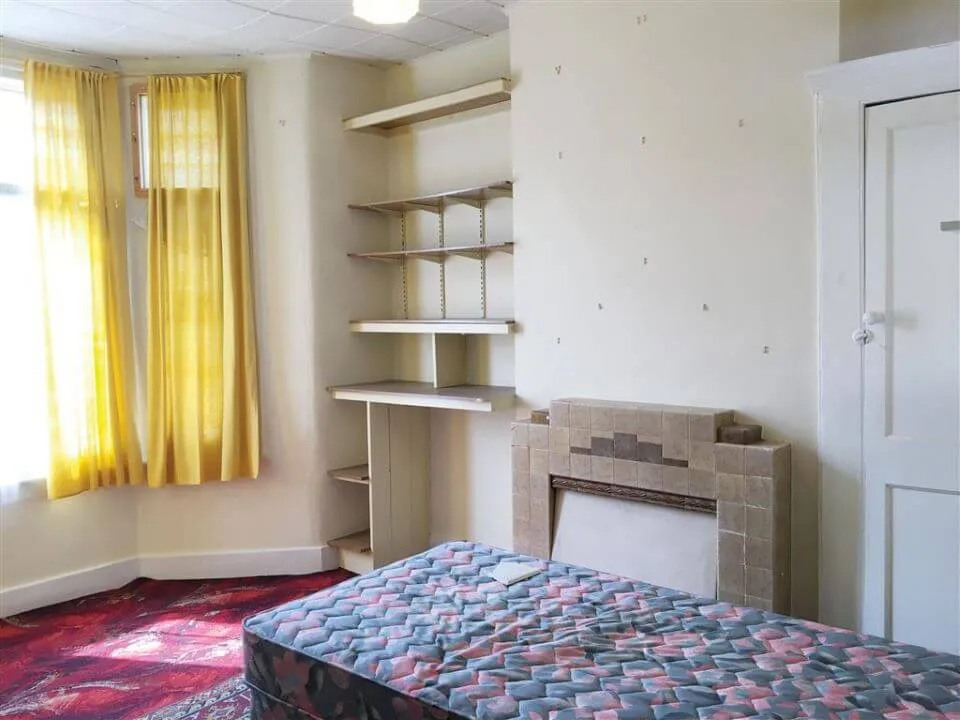 21 Denbigh Road, East Ham, London E6 3LF - room