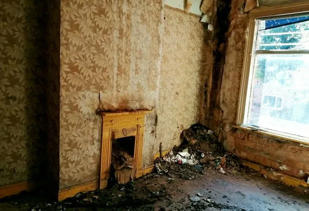93 Douglas Road, Birmingham - bathroom in poor condition