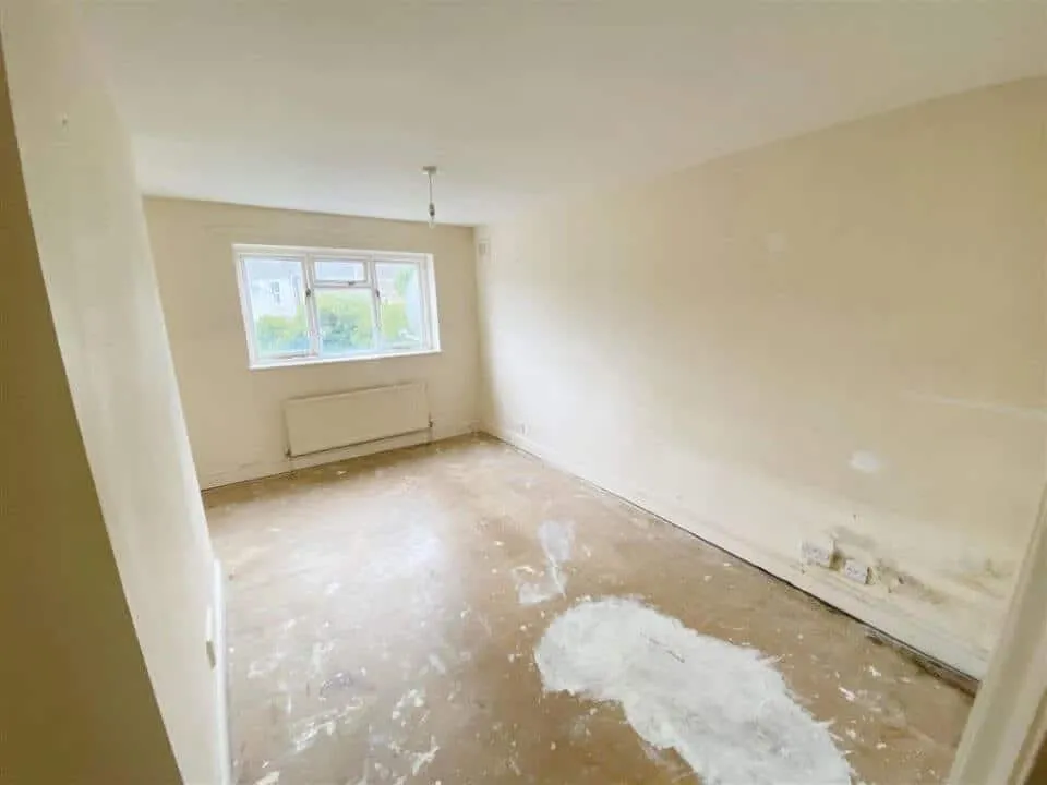Flat B, 33 Rosebery Avenue, Manor Park, London E12 6PY - bedroom