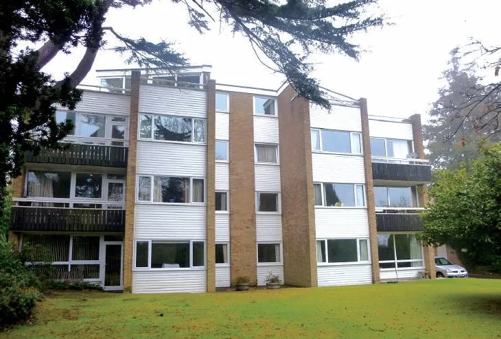 14 Fairlawn, Oathall Road, Haywards Heath - a two bedroom probate flat for sale at auction
