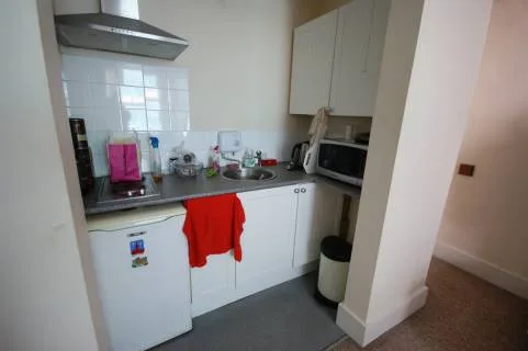 Flat 2, 64 East Street, Brighton, East Sussex BN1 1HQ - tenanted studio flat sold at auction