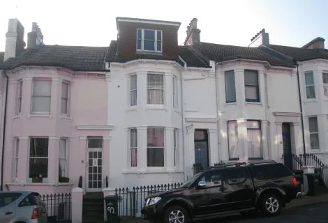 Flat 3, 90 Roundhill Crescent, Brighton, East Sussex BN2 3FR - tenanted flat sold at auction