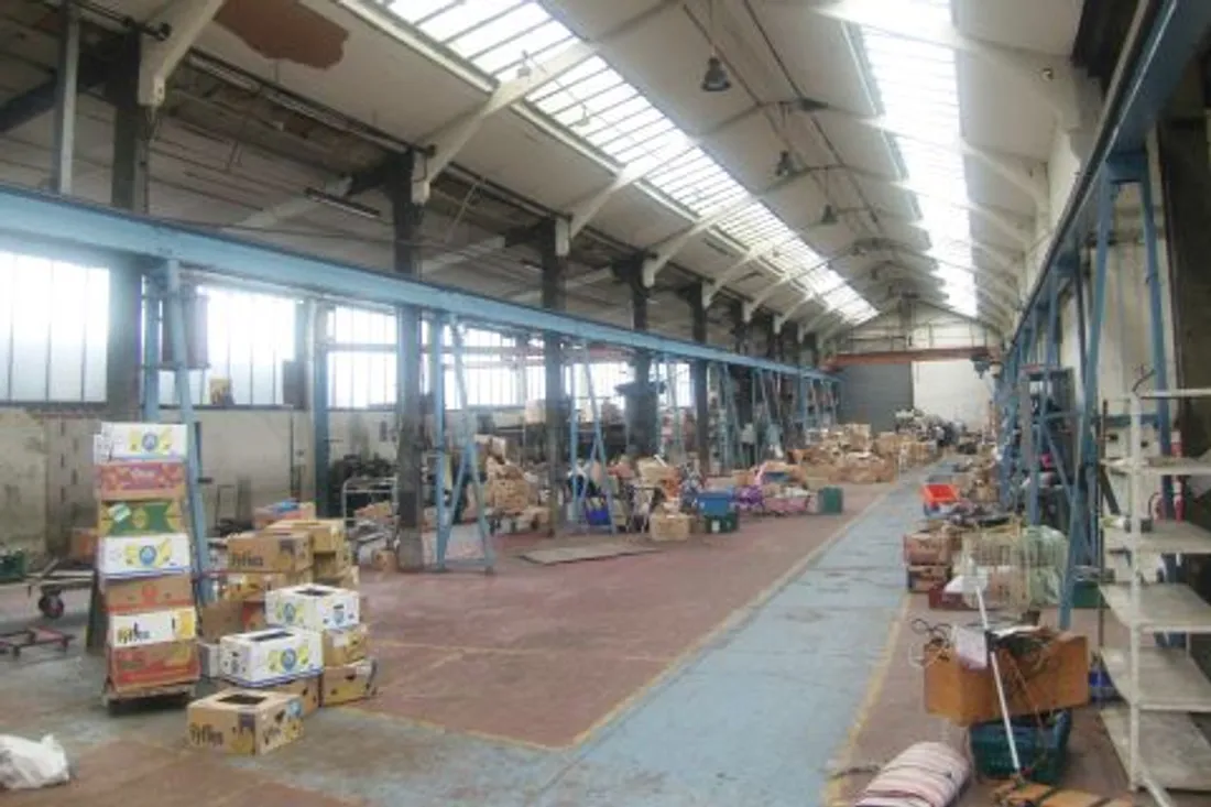 Unit 43 Middlemore Industrial Estate, Smethwick B66 2EA - internal view of the warehouse