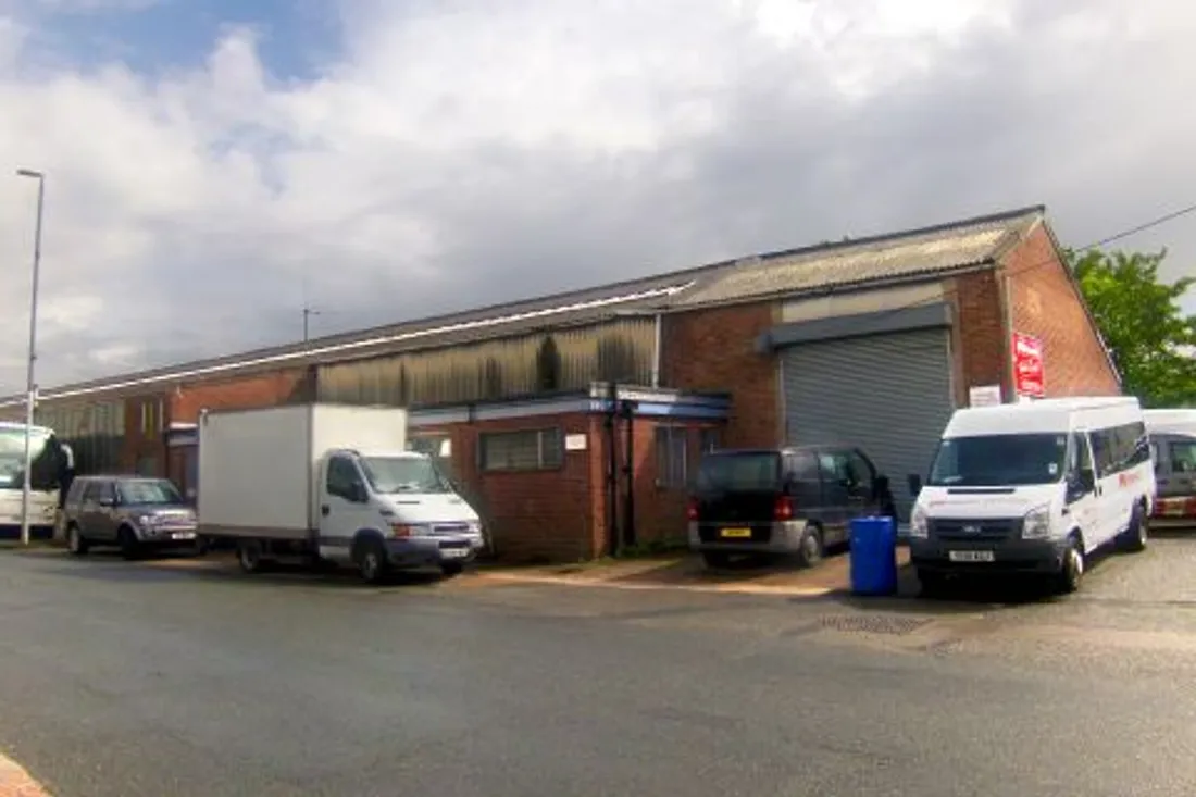 Unit 43 Middlemore Industrial Estate, Smethwick B66 2EA - view from the street